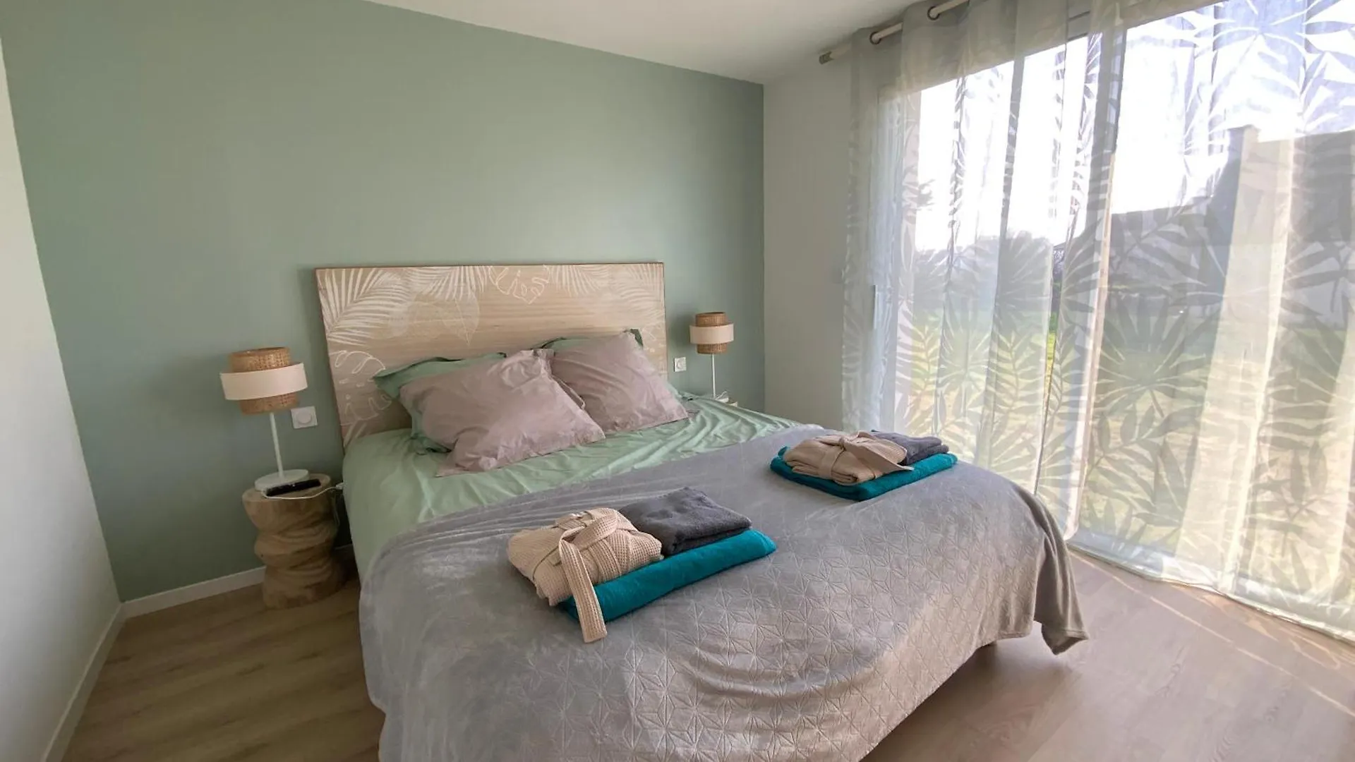 Villa Maison Vue Mer Pres Avec Spa Pres Des Plages Plouhinec  Fransa